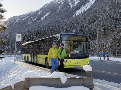 Skibus in de regio St. Johann in Tirol