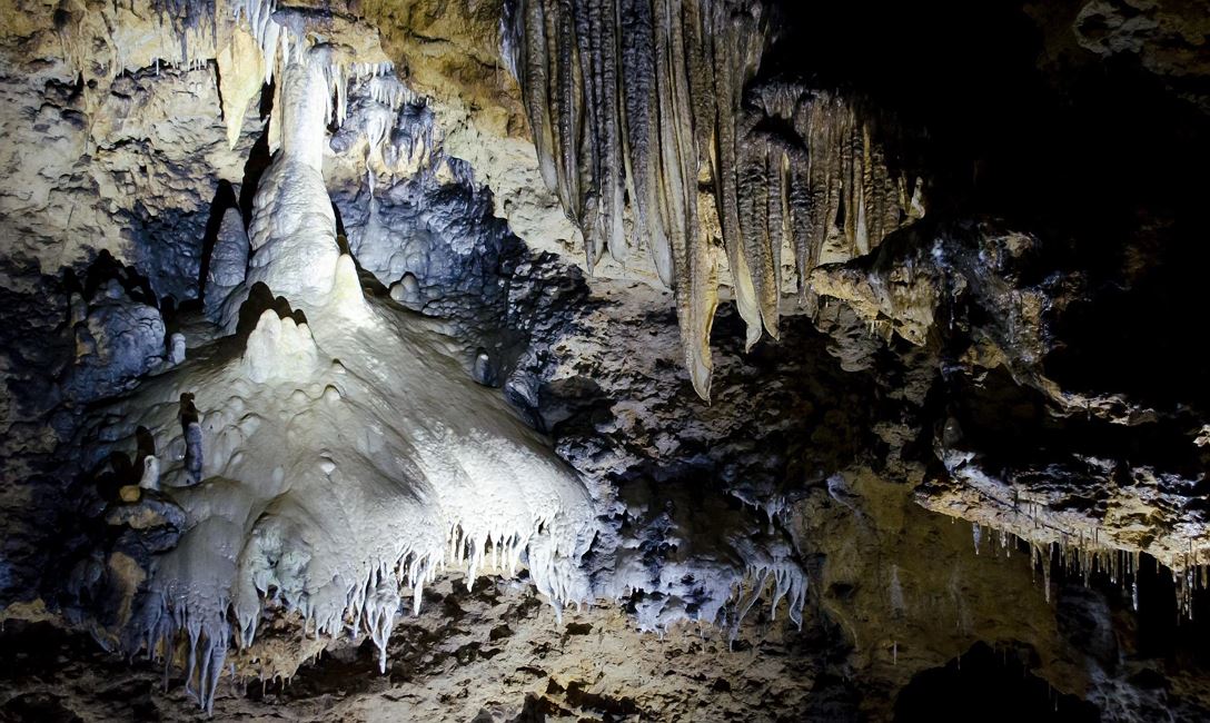 Tropfsteinhöhle (c)pixabay