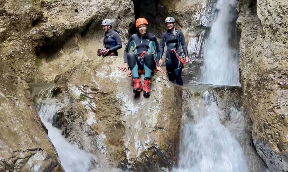 Canyoning (c) Apex Adventure