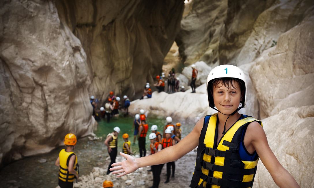 Kids Canyoning (c)Shutterstock