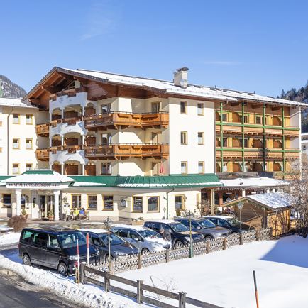  Advent Caroling at 'Unser Berghof'