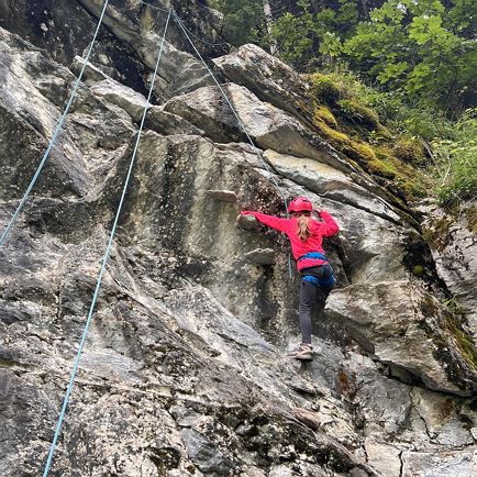 Schnupperklettern für Familien am Felsen