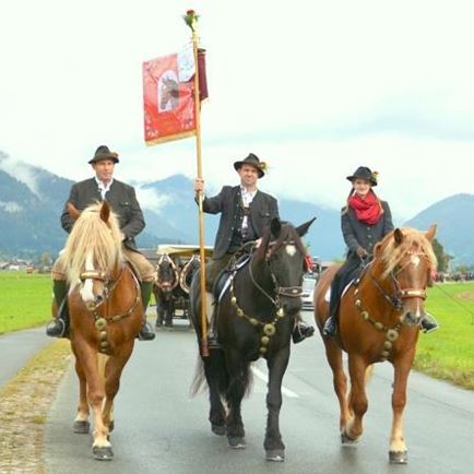 Traditionele St. Leonhardrit met Herfstfeest