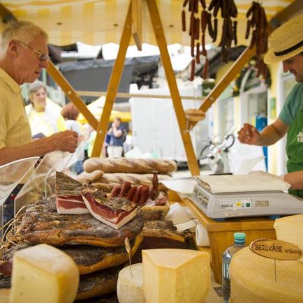 Weekmarkt van St. Johann