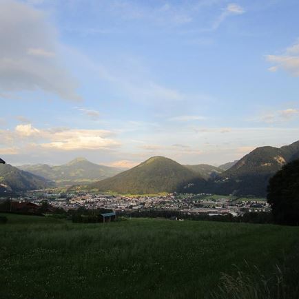 Blick von den Appartements nach Wörgl und Skigebie