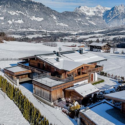 Chalet, Blick auf Steinberge und Buchensteinwand