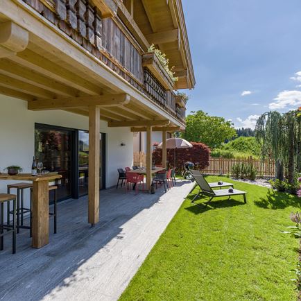 Itter_Ferienhaus_Schneidermascht_Garten_Terrasse1