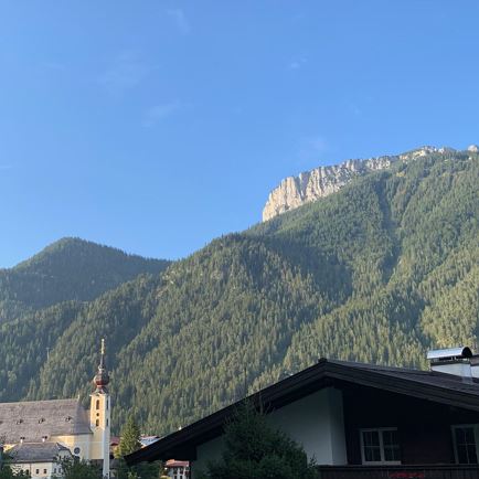 Haus Steinberg mit Blick auf die Steinplatte