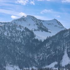 traumhafte Aussicht auf die umliegende Bergwelt