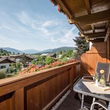 Gaestehaus_Fuchs_Itter_07_2019_Zimmer_4_Balkon_Aus