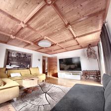 Wohnzimmer Nacht Ambiento Tirol Ferienwohnung