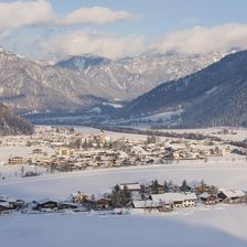 Kirchdorf im Winter