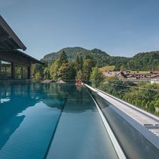 Infinity-Pool im Hotel Jagdschloessl