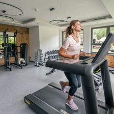 Trainieren im Fitnessraum im Hotel Jagdschloessl