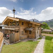 Chalets_1_Haus_aussen_Sommer