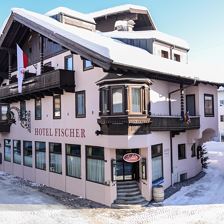 Hotel_Fischer_St.Johann_Tirol_Hausansicht_Winter_d