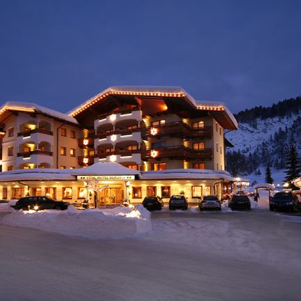 Unser Berghof Ferienhotel - Restaurant und Sonnenterrasse