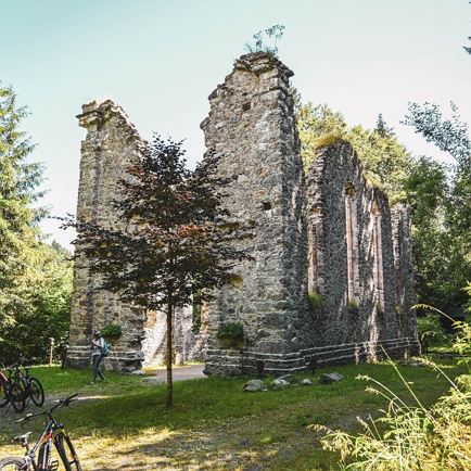 Kirchenruine Hörbrunn @Magdalena Laiminger (3).jpg