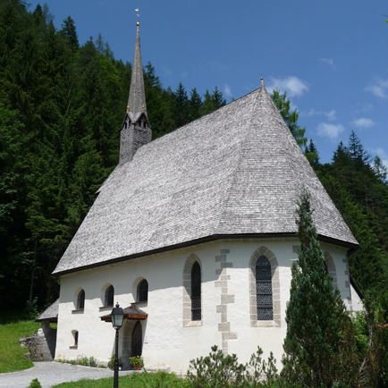 St. Ulrich am Pillersee Sommer Kirche St. Adolari.jpg