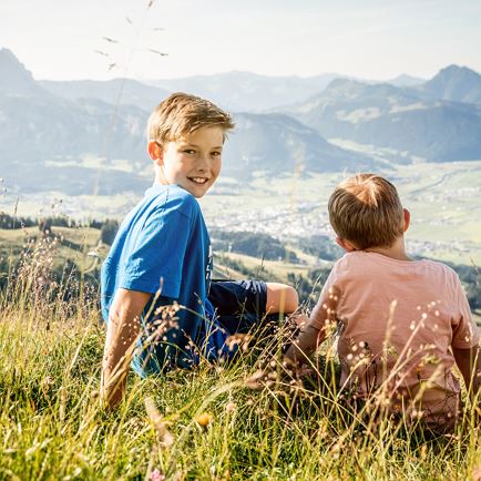 From Harschbichl down to lake Angereralmsee