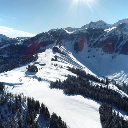 Winter hike 34 Panoramic hiking trail Streuböden water reservoir