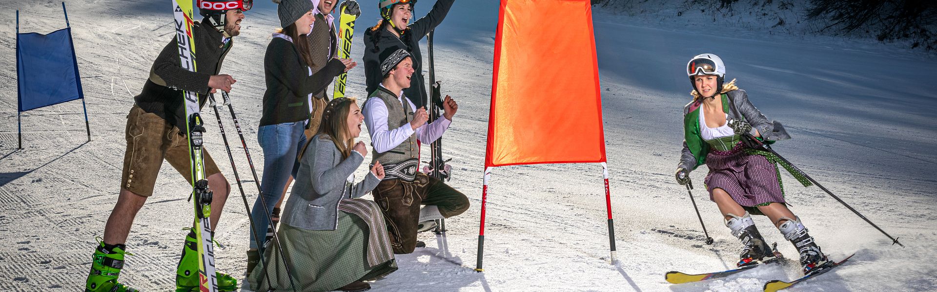 Dirndl & Lederhosen Skitag in St