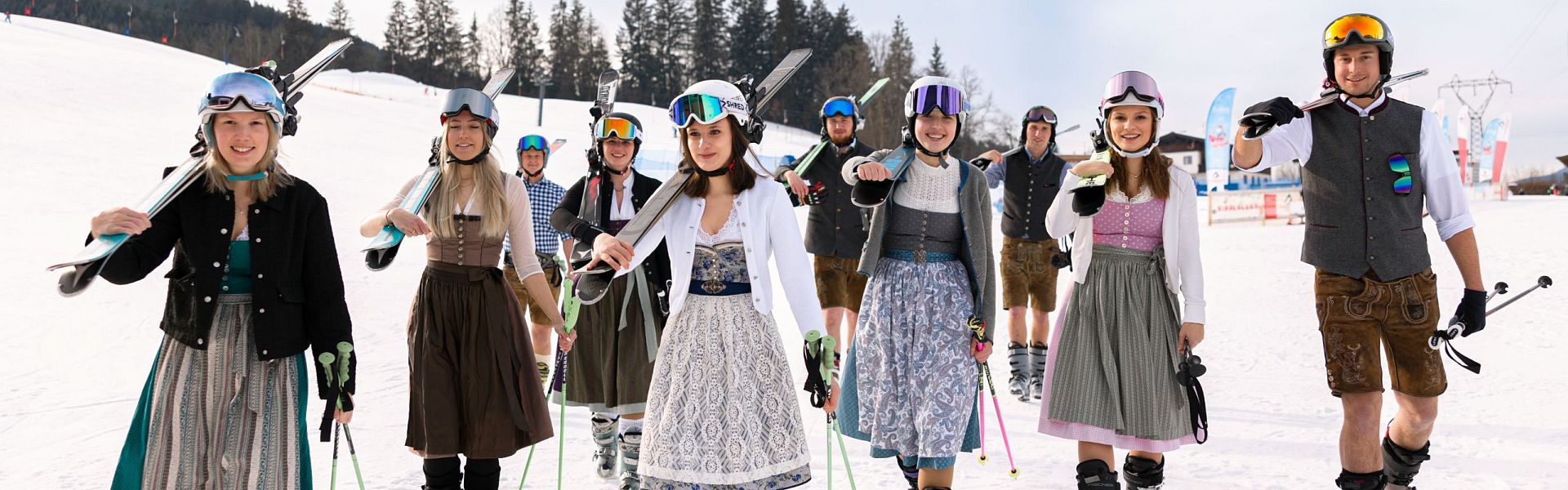 Dirndl und Lederhosenskitag • Region St. Johann in Tirol