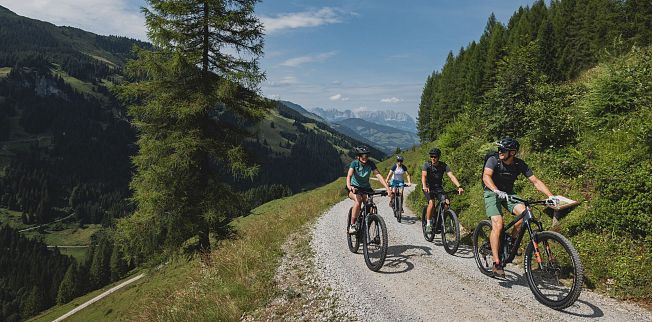 /media/gridteaser/biken-im-brixental-c-tvb-kitzbueheler-alpen-brixental-fotograf-mathaeus-gartner-4-9.webp