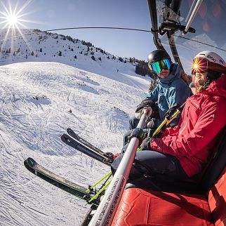 /media/gridteaser/skifahren-c-tvb-kitzbueheler-alpen-brixental-fotografin-mirja-geh-105-3.webp