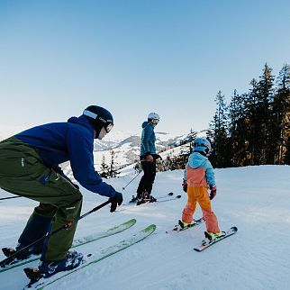 /media/gridteaser/skifahren-mit-der-familie-1-4.webp