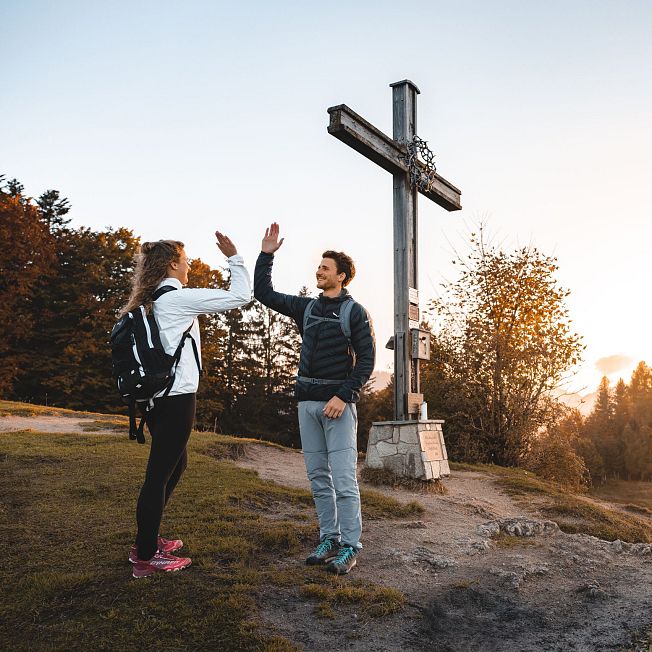 /media/gridteaser/sonnenuntergang-wandern-herbst-moeslalm-woergl-2022-2-3.webp