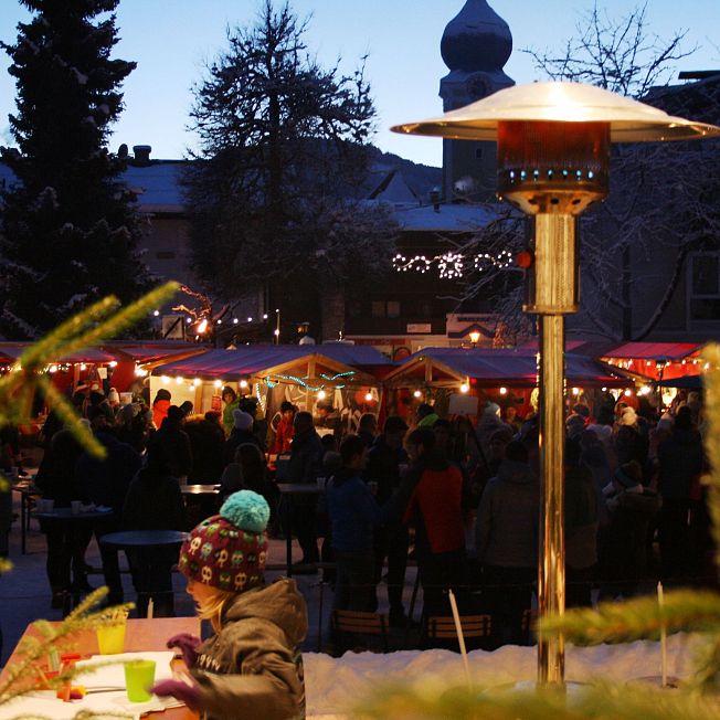 /media/gridteaser/tvb-brixental-winter-weihnachtsmarktwestendorf-1-6.webp