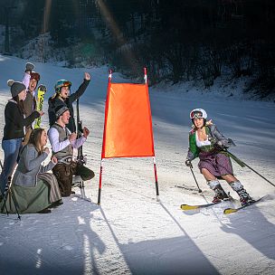 Dirndl & Lederhosen Skitag