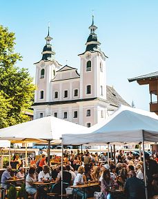 Festl auf dem Dorfplatz in Brixen