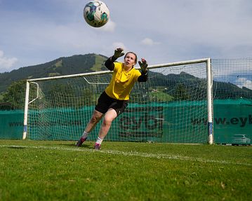 BVB Damenmannschaft (c) BVB_19